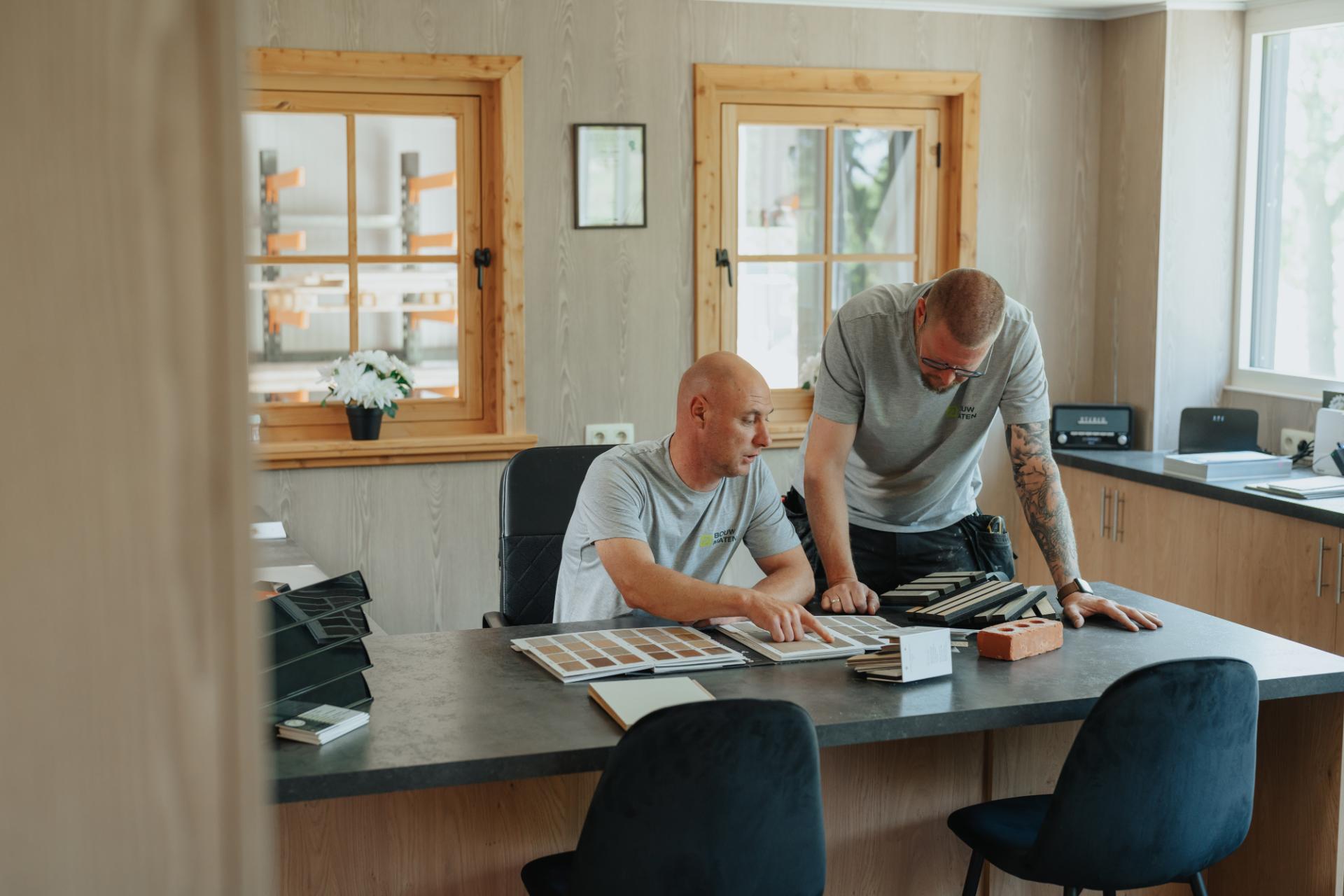 ouw Maten bespreekt materiaalkeuze voor renovatieproject